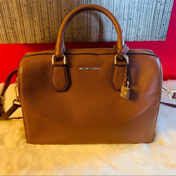 Michael Kors Handbags - Michael Kors Mercer Duffle handbag.